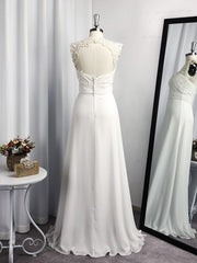 A-line Sweetheart Appliques Lace Floor-Length Chiffon Dress