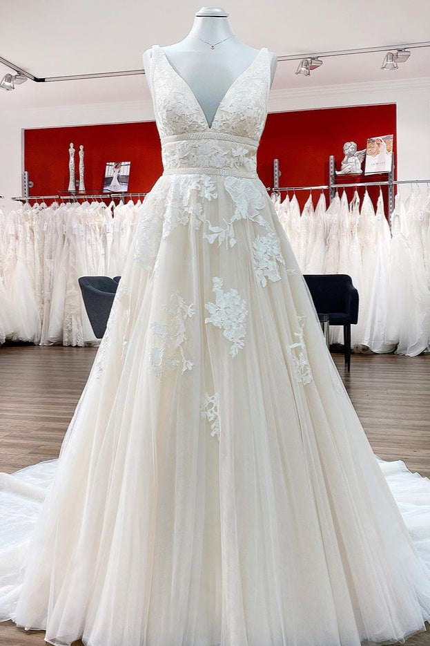 Elegant Long Princess V-neck Tulle Backless Wedding Dress with Lace