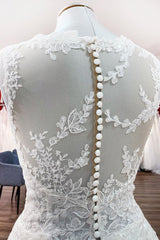 Long A-line Tulle Jewel Lace Appliques Wedding Dresses