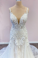 Stunning Long A-Line Tulle Sweetheart Appliques Lace Wedding Dress